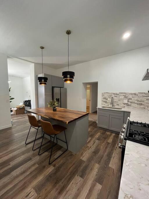 Luxury 2Br Within Walking Distance To Nightlife!! Villa Covington Exteriör bild